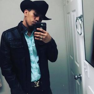 Meet your Posher, Victor